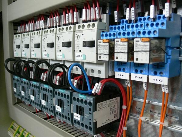 Servicios Distribuidor oficial de productos electricos Siemens